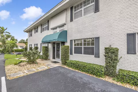 298 SW 6th St #204, Boca Raton, FL 33432