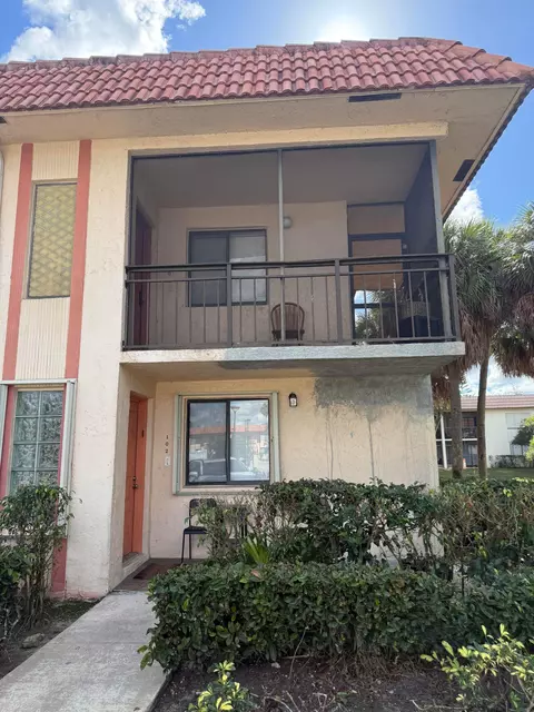 399 Lakeview Dr #202, Weston, FL 33326