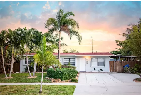 916 W Drew St, Lantana, FL 33462