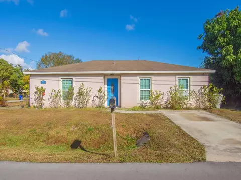 2436 42nd Pl, Vero Beach, FL 32967