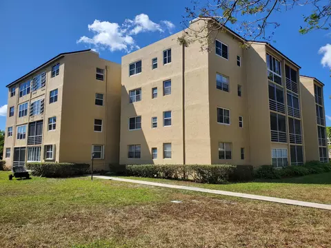 2811 Somerset Dr #404, Lauderdale Lakes, FL 33311