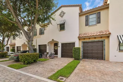 120 Via Villagio, Hypoluxo, FL 33462
