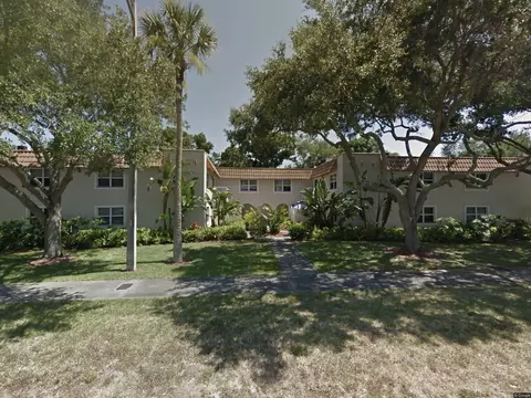 715 20th St #104, Vero Beach, FL 32960