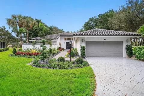 24 Oaks Ln, Boynton Beach, FL 33436