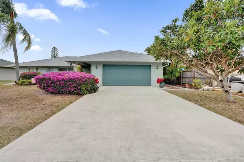 133 NE Fatima, Port Saint Lucie, FL 34983