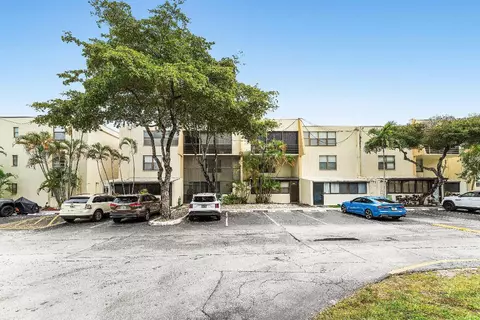 20200 W Country Club Dr #PH-20, Aventura, FL 33180