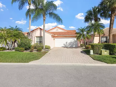 5111 Pelican Cove Dr, Boynton Beach, FL 33437