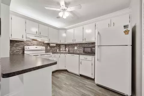 5861 La Paseos Dr #D-2, Greenacres, FL 33463