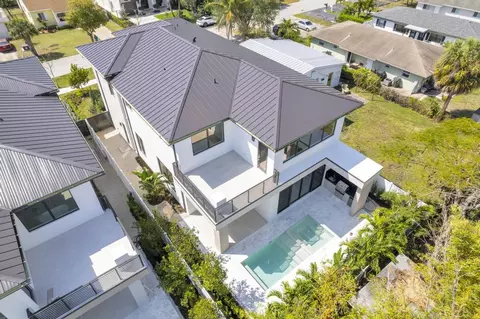 239 NE 11th St, Delray Beach, FL 33444