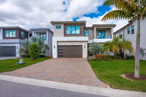 8131 Laurel Falls Dr, Boca Raton, FL 33496