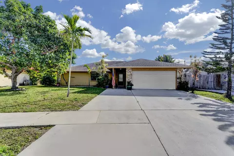 1059 Wynndale Way, Lantana, FL 33462