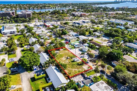 1911 Holman Dr, North Palm Beach, FL 33408