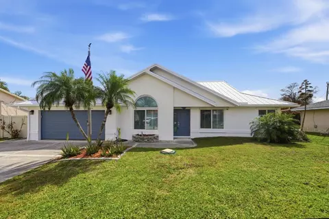 2812 SE Pace Dr, Port Saint Lucie, FL 34984