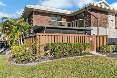2302 SE Round Table Dr #B, Port Saint Lucie, FL 34952