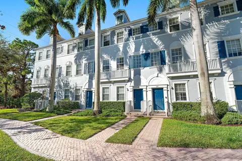 238 W Thatch Palm Cir, Jupiter, FL 33458