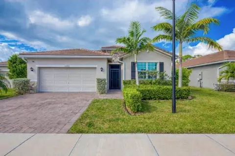 4480 NW Oakleaf Ct, Jensen Beach, FL 34957