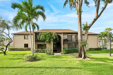 535 Shady Pine Way #C1, Greenacres, FL 33415