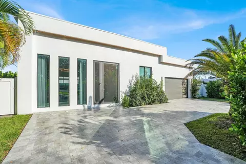 828 NW 2nd Ave, Boca Raton, FL 33432