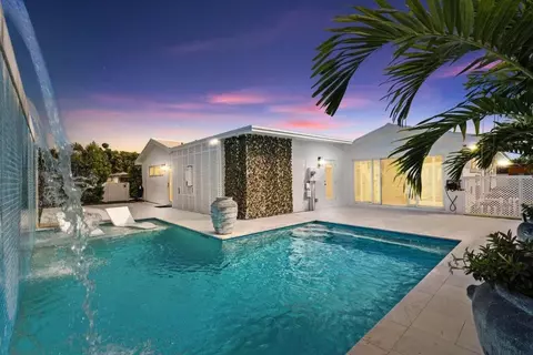 246 Elwa Pl, West Palm Beach, FL 33405