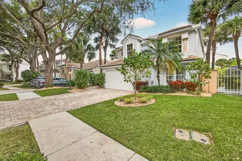 25 Grand Bay Cir, Juno Beach, FL 33408