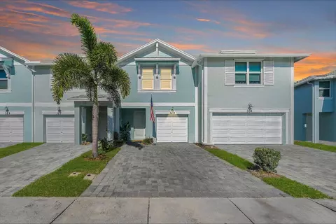 329 SE Halifax Ln, Stuart, FL 34994