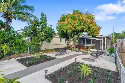 610 N D St, Lake Worth Beach, FL 33460