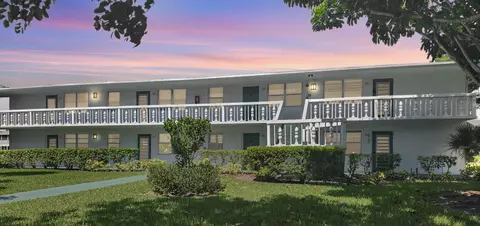 301 Farnham M #301, Deerfield Beach, FL 33442