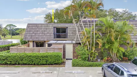 1114 11th Ter, Palm Beach Gardens, FL 33418