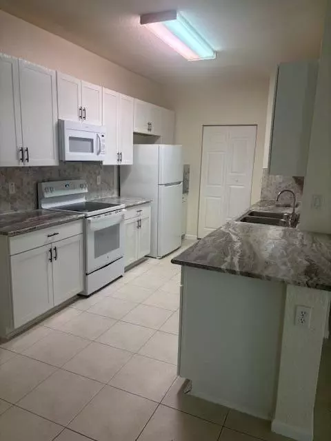 3557 Forest Hill Blvd #49, Palm Springs, FL 33406