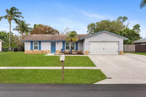 190 Martin Cir, Royal Palm Beach, FL 33411