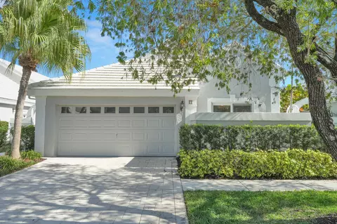 21 Selby Ln, Palm Beach Gardens, FL 33418