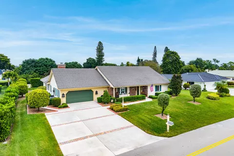 420 Muirfield Dr, Atlantis, FL 33462