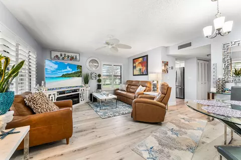 211 SW South Riv #205, Stuart, FL 34997