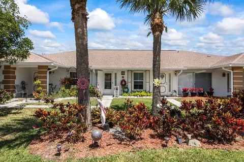 1238 S Lakes End Dr #B, Fort Pierce, FL 34982