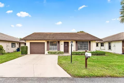 6256 Red Cedar Cir, Greenacres, FL 33463