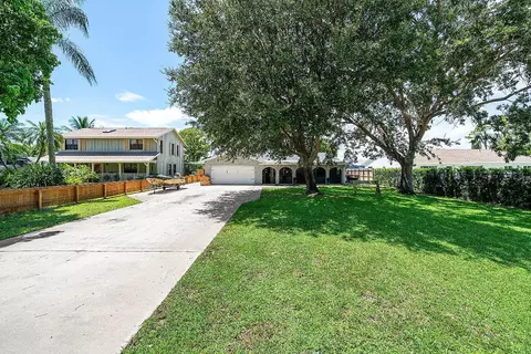 5587 3rd, Lake Worth, FL 33467