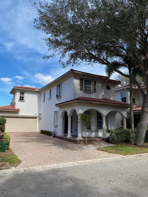 635 Castle Dr, Palm Beach Gardens, FL 33410