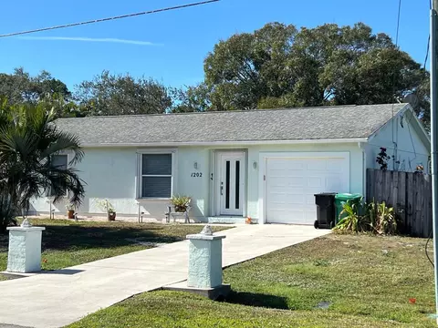 1202 SW Heather St, Port Saint Lucie, FL 34983