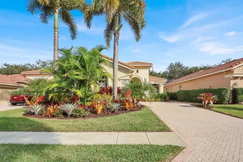 7136 Maidstone Dr, Port Saint Lucie, FL 34986
