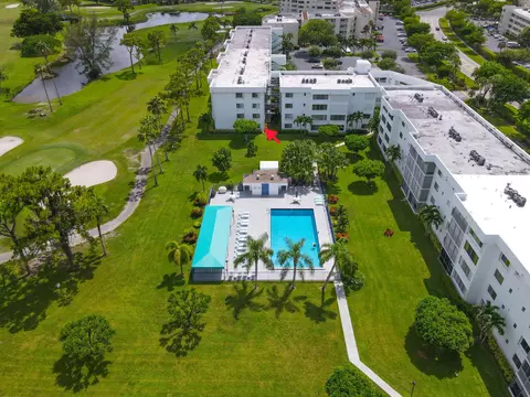 6698 10th Ave N #320, Lake Worth, FL 33467