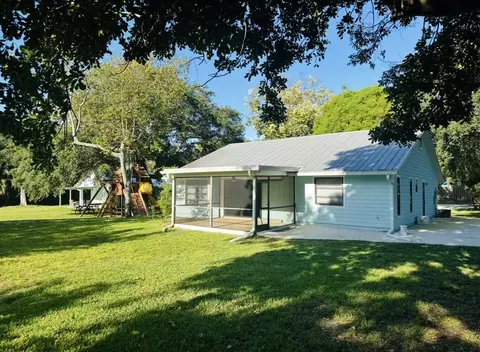10908 SE Hobart St, Jupiter, FL 33469