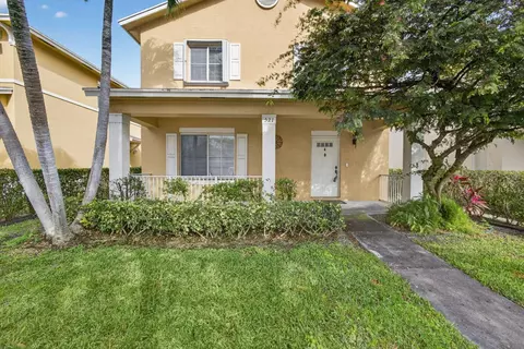 521 W Branch St, Lantana, FL 33462