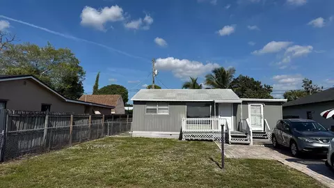 5645 Papaya Rd, West Palm Beach, FL 33413