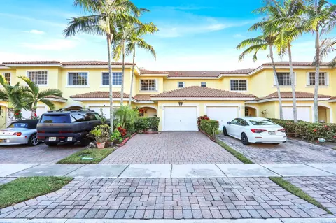944 Imperial Lk, West Palm Beach, FL 33413