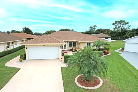10668 S Greentrail S, Boynton Beach, FL 33436