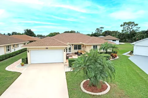 10668 S Greentrail Dr S, Boynton Beach, FL 33436