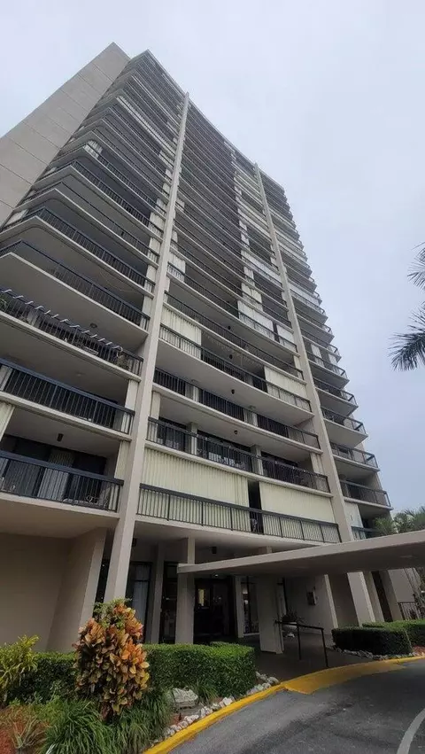 2425 Presidential Way #402, West Palm Beach, FL 33401