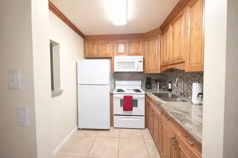 204 Kent L #L, West Palm Beach, FL 33417