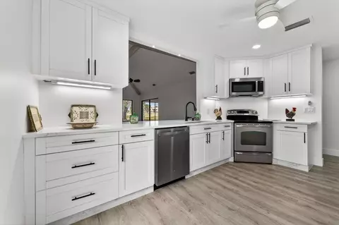 6893 SE Bunker Hill Dr, Hobe Sound, FL 33455