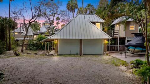 4856 River Pl, Fort Pierce, FL 34982